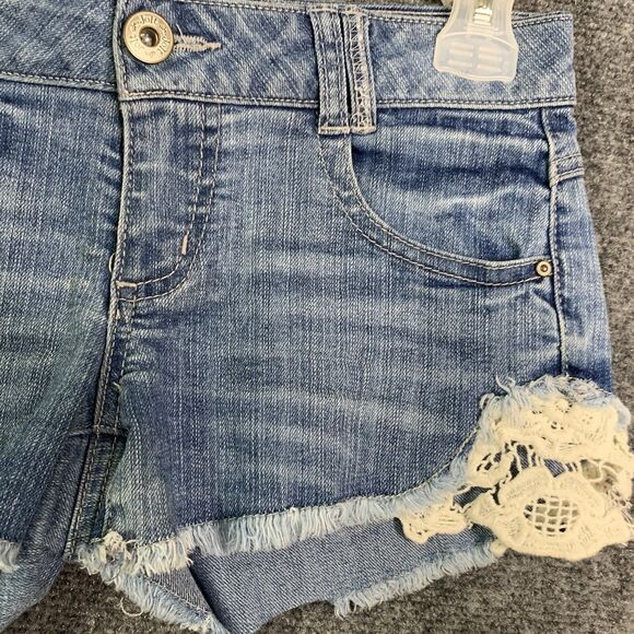 Denim Hot Pants Booty Shorts Jolt Jr Size 1 Crochet Detail Raw Hems - Picture 3 of 10